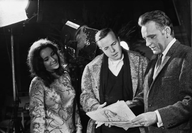 زفیره لی در کنار ریچارد برتون و الیزابت تیلور سر صحنه فیلم رام کردن زن سرکش